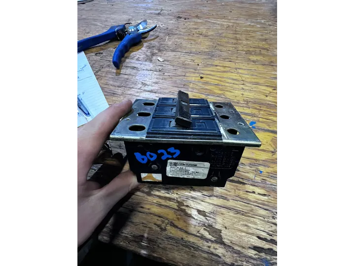 Cutler Hammer 100A Electrical Breaker