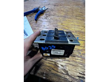 Used Cutler Hammer 100A   Electrical Breaker