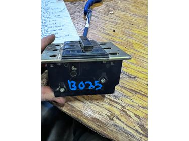 Used Cutler Hammer 100A   Electrical Breaker