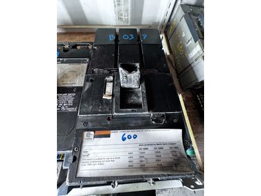 Used Merlin Gerin 1200A   Electrical Breaker