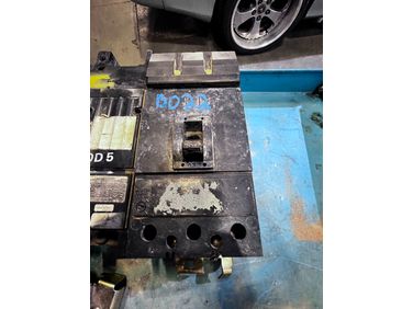 Used Square D 150A   Electrical Breaker
