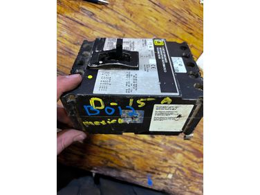 Used Square D 15A   Electrical Breaker