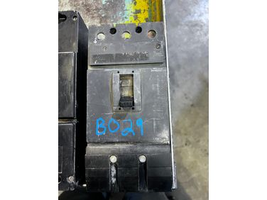 Used Square D 225A   Electrical Breaker