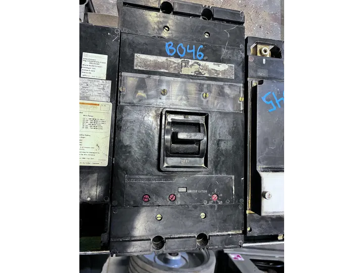 WestingHouse 800A Electrical Breaker